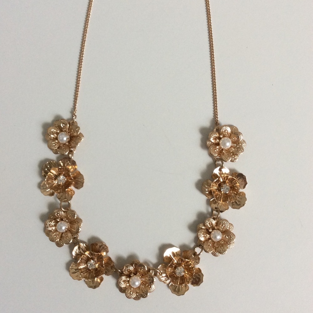 Flower Pearl & Crystal Gold Tone Necklace.